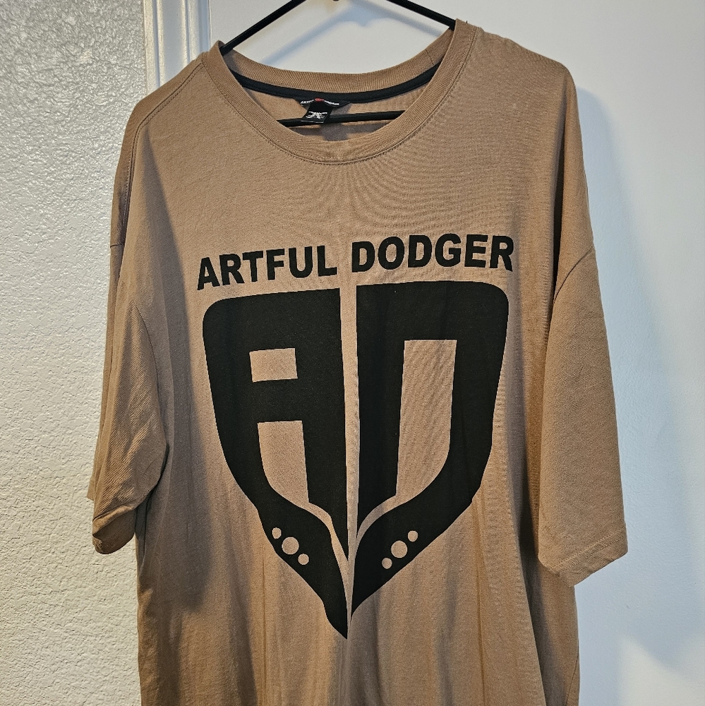 Brown Short Sleeve Tee with Geometric Logo